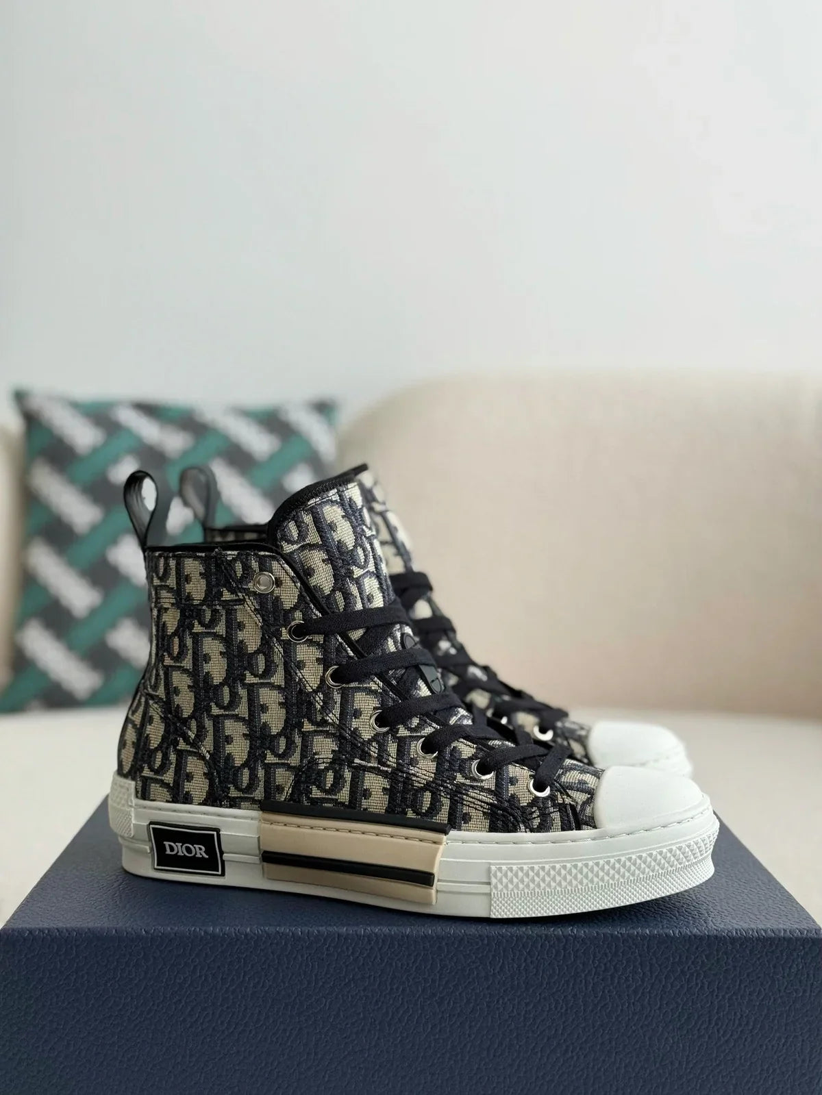 DIOR SNEAKER