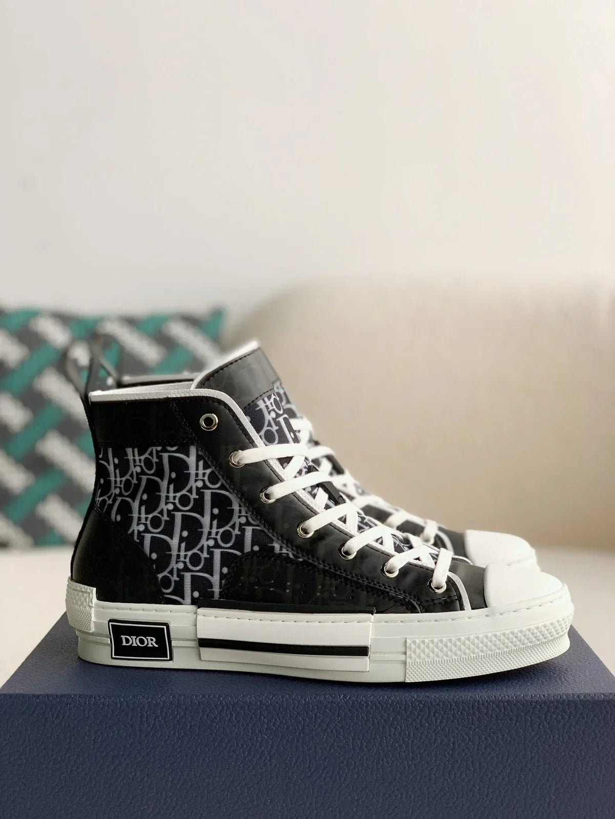 DIOR SNEAKER
