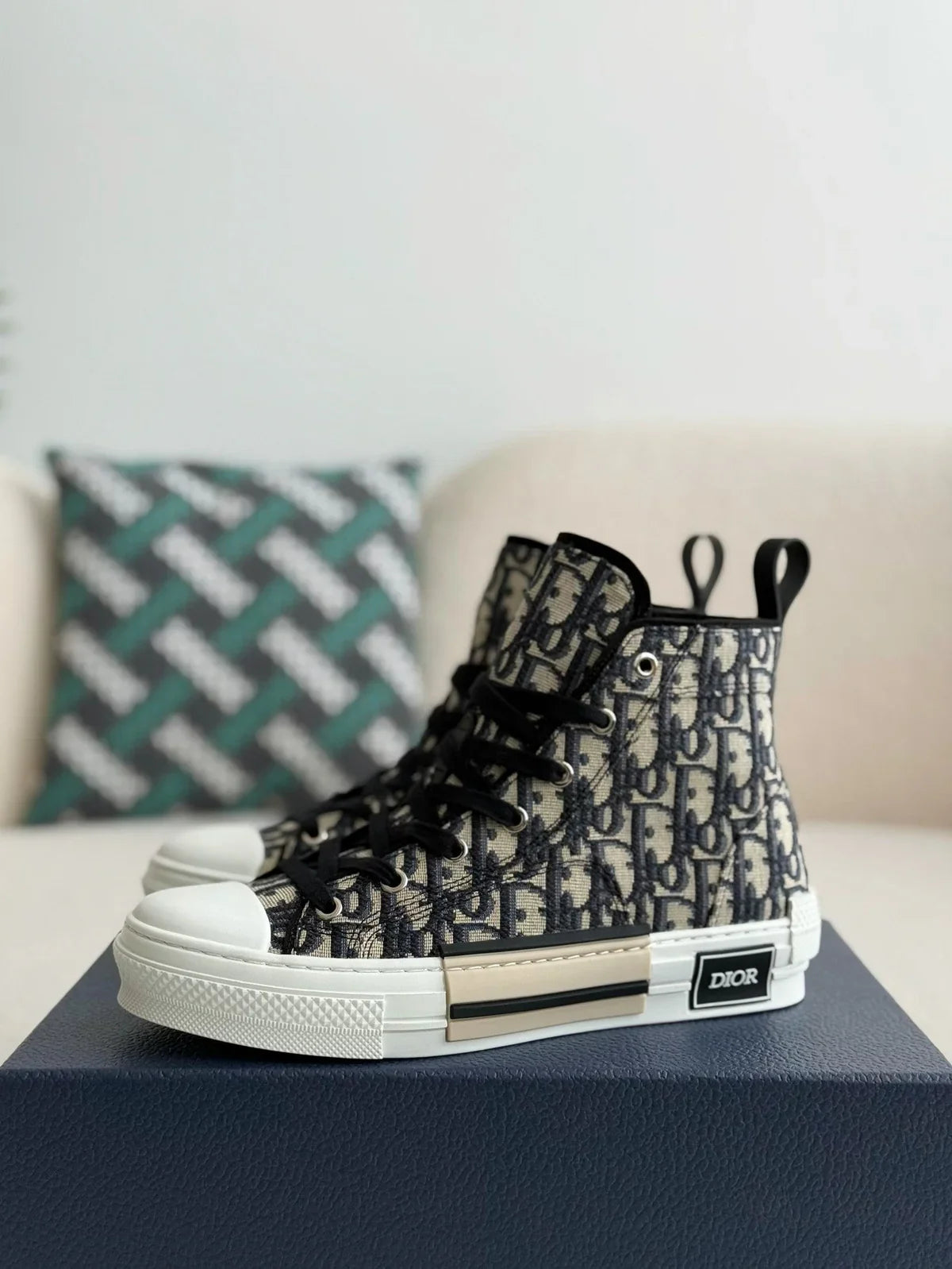 DIOR SNEAKER